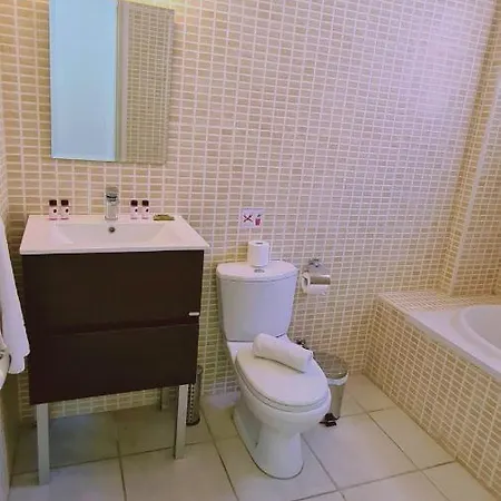 Nissi 3 Privileges Apartament *