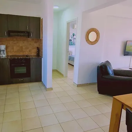 Nissi 3 Privileges Apartment *