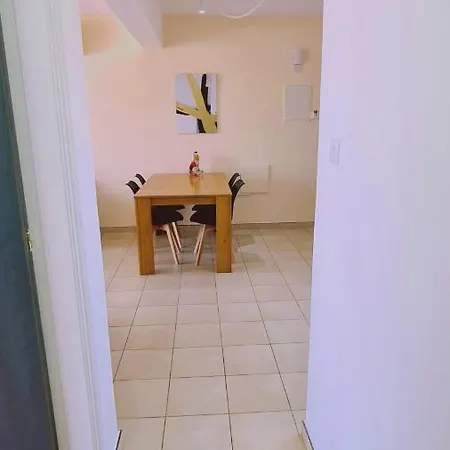 Nissi 3 Privileges Apartament *