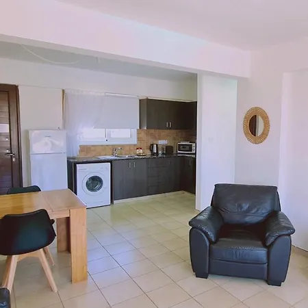 Apartment Nissi 3 Privileges *