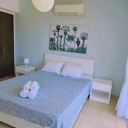 Nissi 3 Privileges Apartmán *