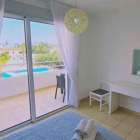 Nissi 3 Privileges Apartman *